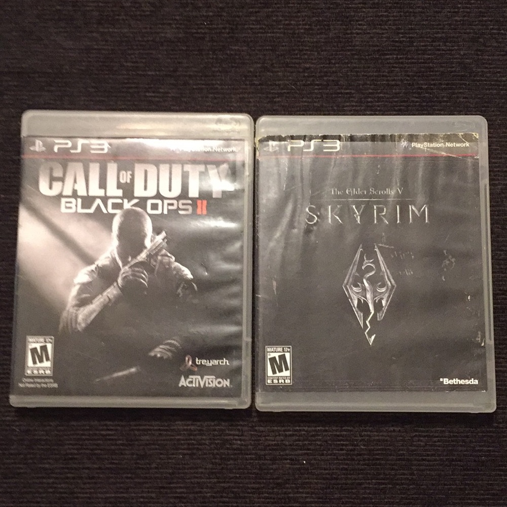 PlayStation 3-COD Black OPSII AND SKYRIM